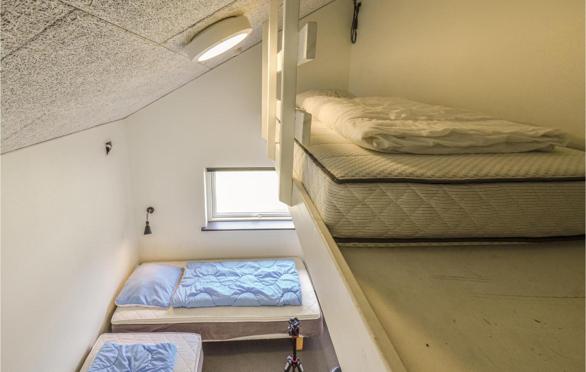 Awesome Home In Spjald With Wifi Bagian luar foto