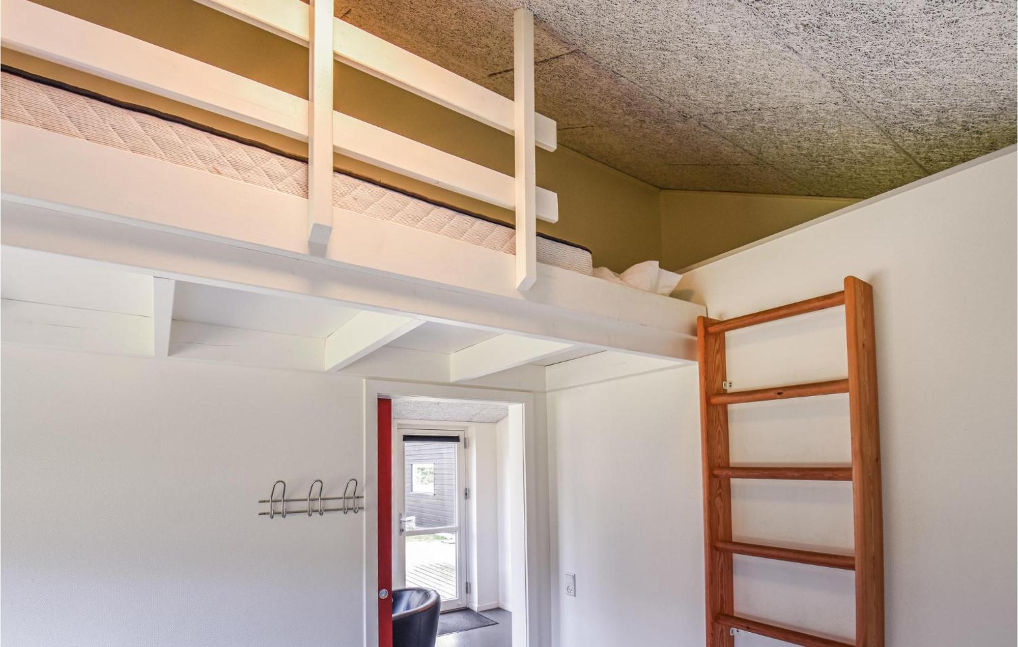Awesome Home In Spjald With Wifi Bagian luar foto