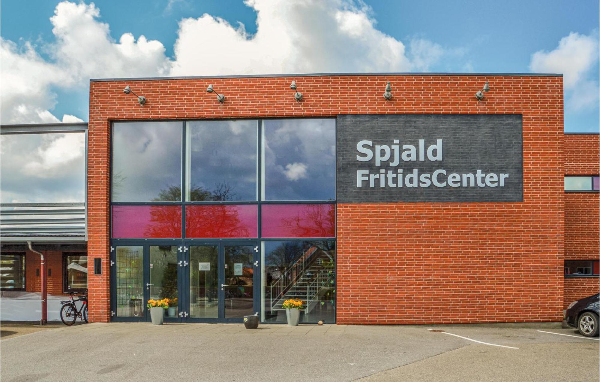 Awesome Home In Spjald With Wifi Bagian luar foto